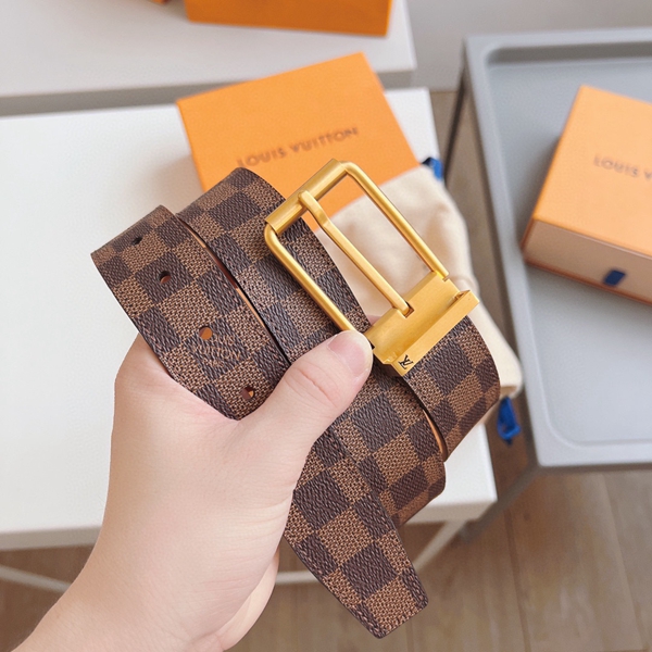 ルイヴィトンベルト正面デザイン